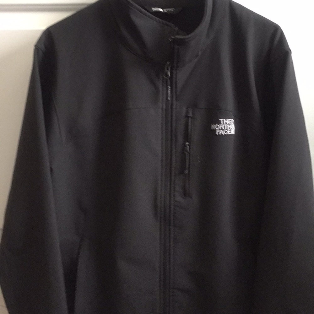 Northface blk shell jacket-size Large